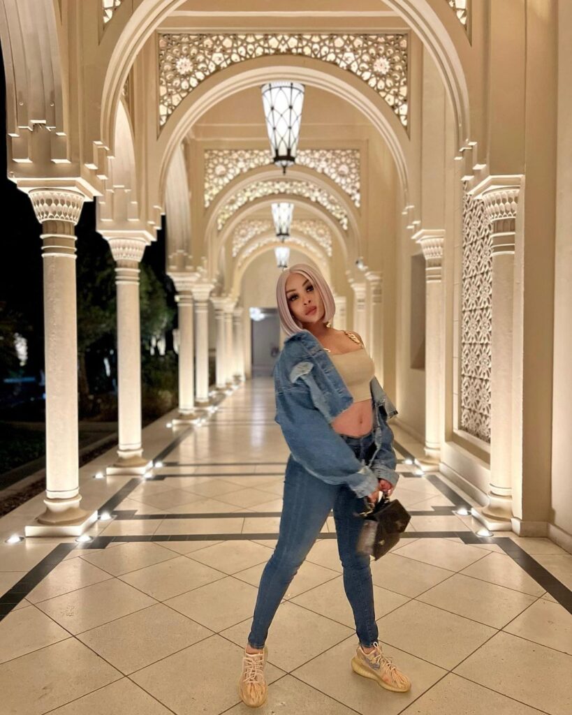 khanyi mbau